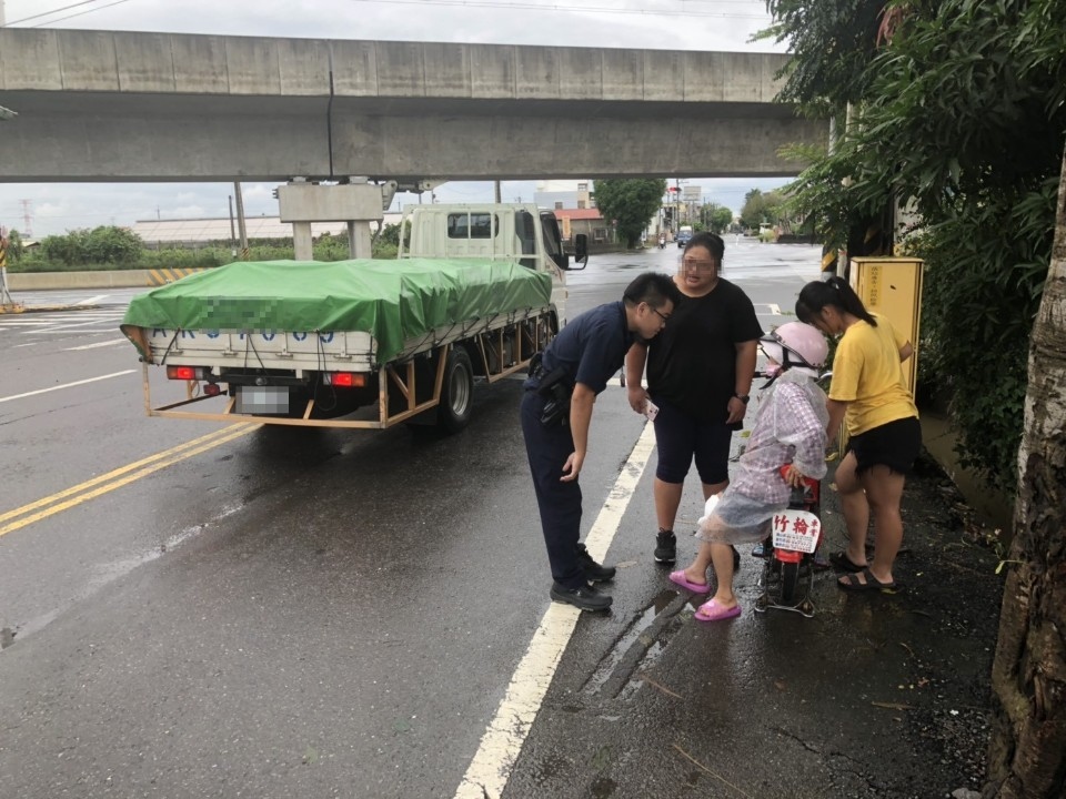 是什麼電動車這麼神奇　居然可從大社騎到阿蓮？。(記者張文晃翻攝)